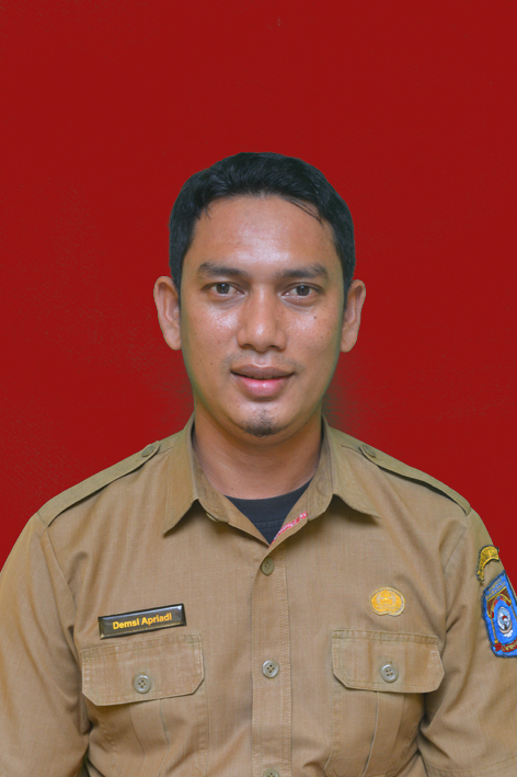 Foto: Demsi Apriadi, S.P
Mahasiswa Program Studi Ilmu Pertanian Universitas Bangka Belitung.
Kepala Bidang Perkebunan Dinas Pertanian Kabupaten Bangka Tengah