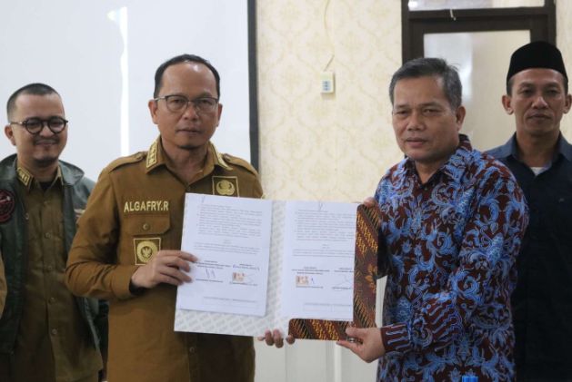 Bupati Algafry Tandatangani NPHD Pemilukada Tahun 2024 - Seputar Indonesia